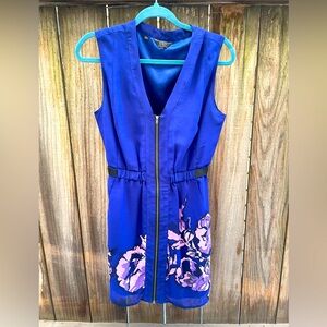 Guess Purple/ blue floral zip up dress- size small. Worn once